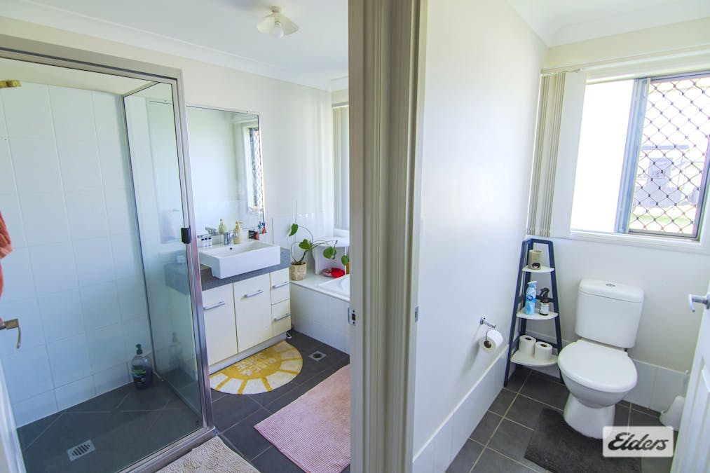 12 Vowles Street, Miles, QLD, 4415 - Image 16