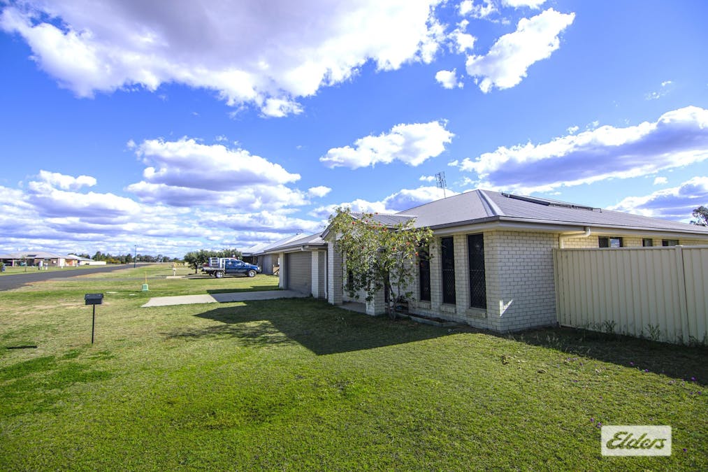 12 Vowles Street, Miles, QLD, 4415 - Image 3