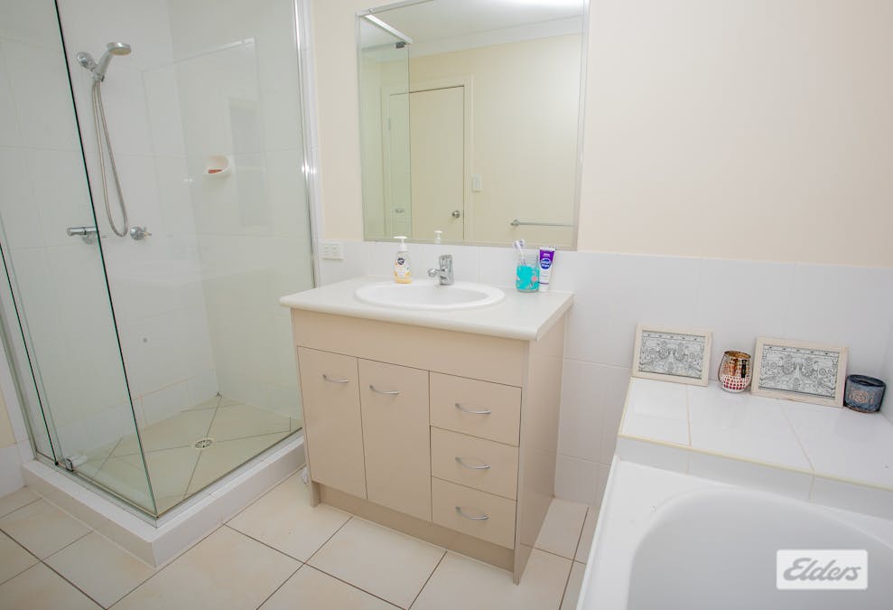 86 Racecourse Road, Miles, QLD, 4415 - Image 11