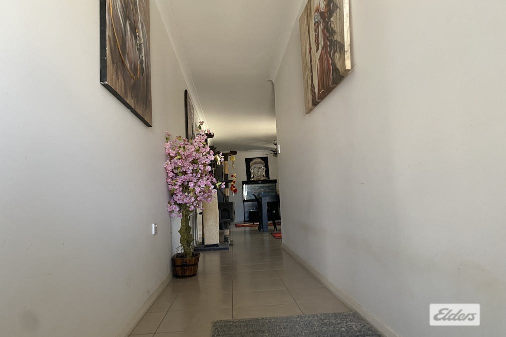 25 Cypress Pines Drive, Miles, QLD, 4415 - Image 2