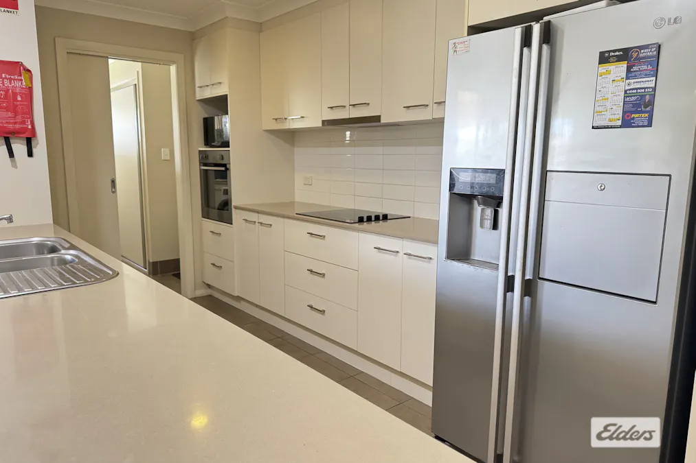 13 Layne Crescent, Chinchilla, QLD, 4413 - Image 8