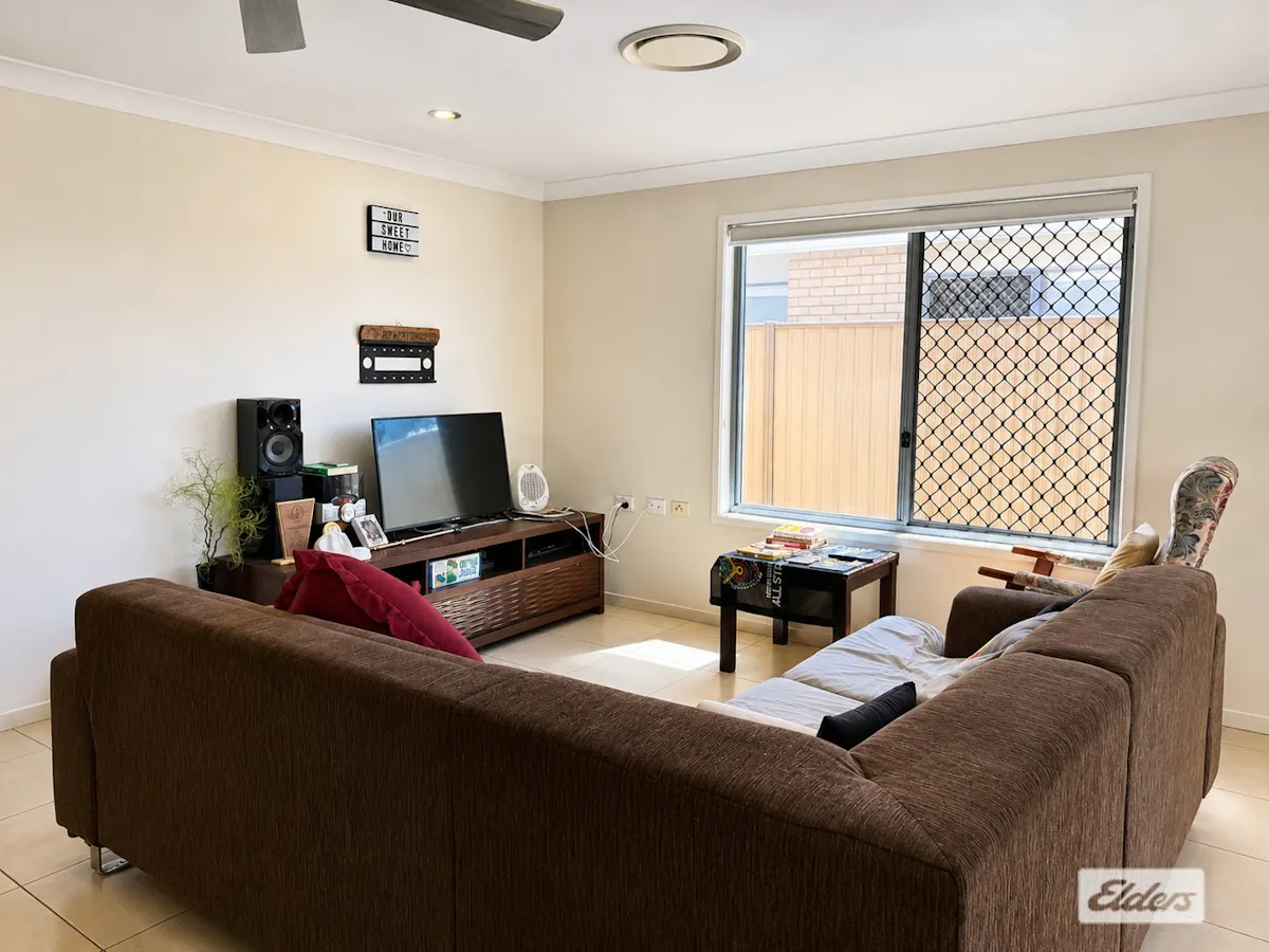 1/21 Ellem Drive — photo 3 of 11