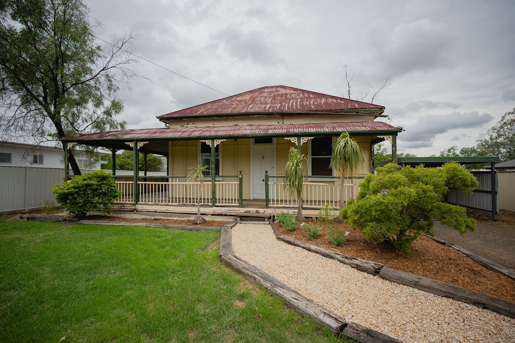 28 Feather Street, Roma, QLD, 4455 - Image 1