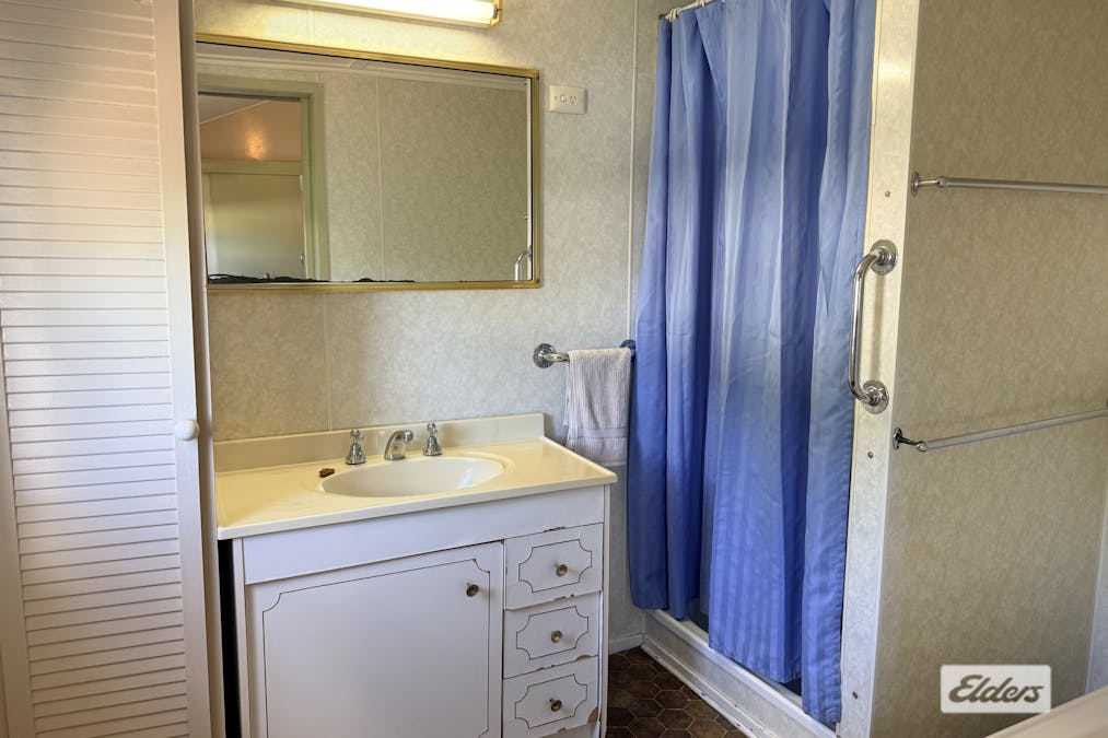 33 Condamine Street, Chinchilla, QLD, 4413 - Image 12