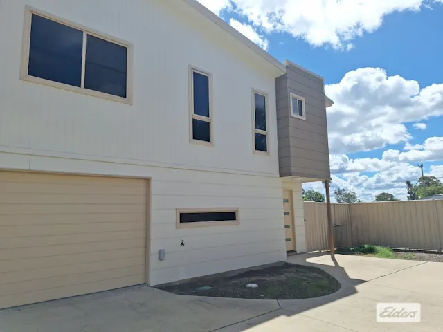 4/35 Moore Street — photo from Elders Real Estate Miles