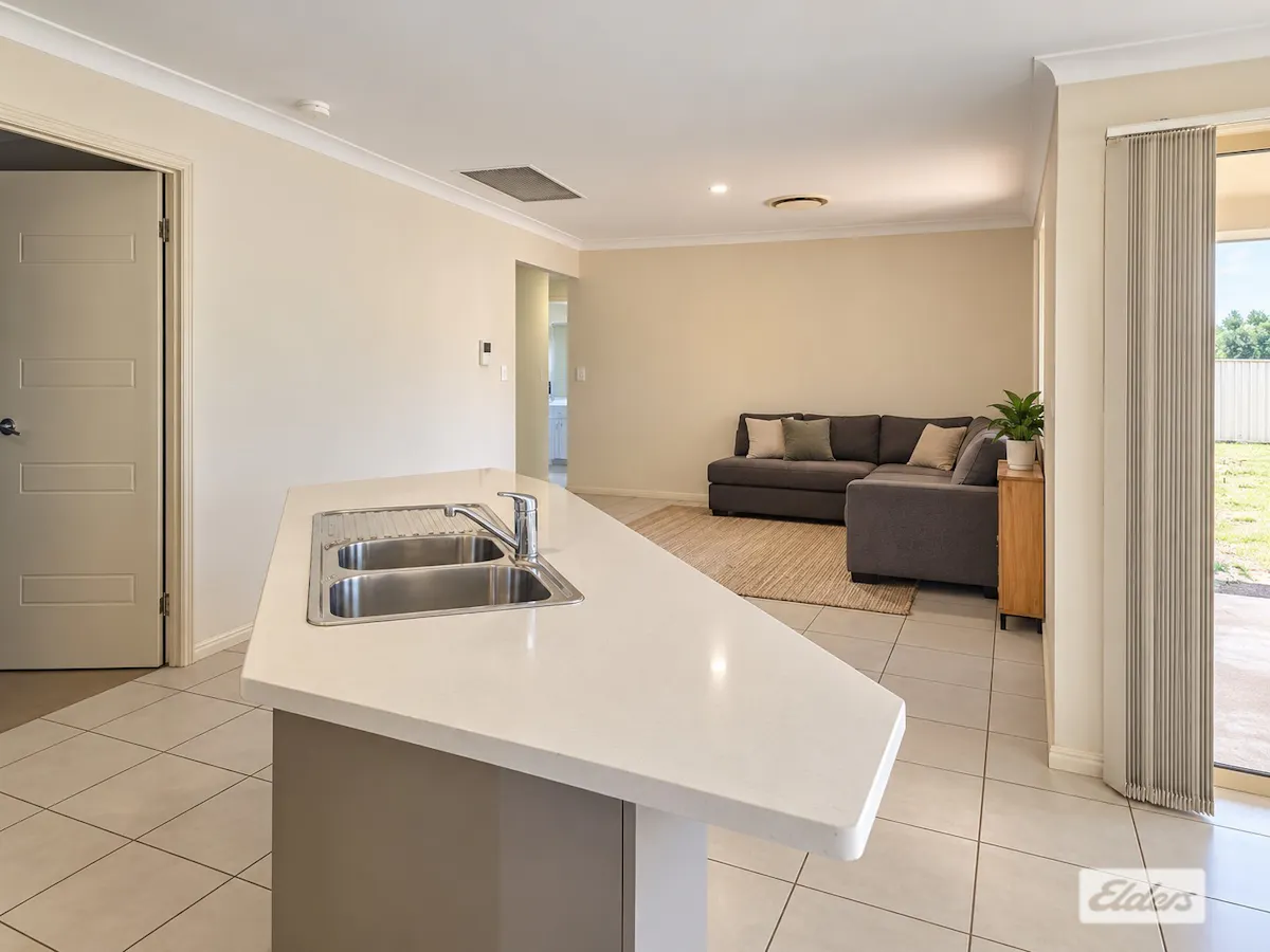 24 Campbell Street — photo 3 of 19