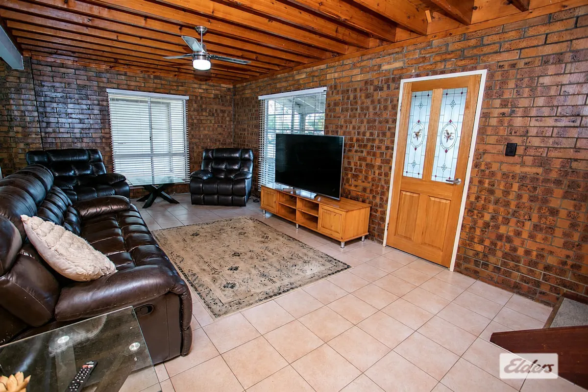 23 Zeller Street — photo 7 of 17