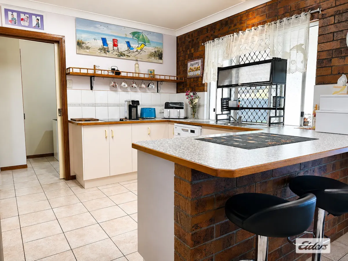23 Zeller Street — photo 6 of 17