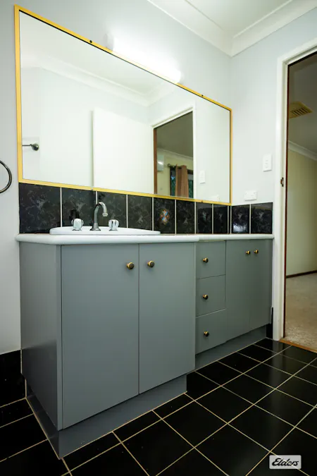 6 Madison Terrace, Roma, QLD, 4455 - Image 15