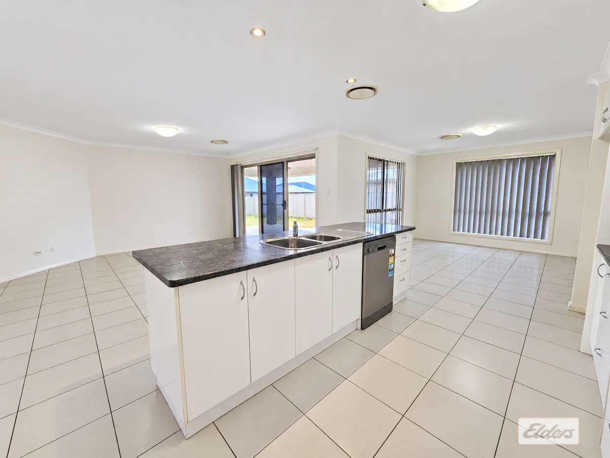 27 Racecourse Road — photo 6 of 18
