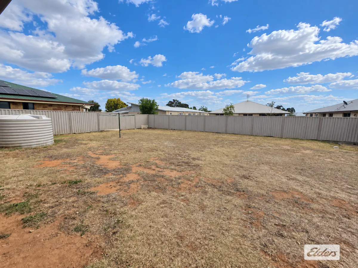 27 Racecourse Road — photo 18 of 18