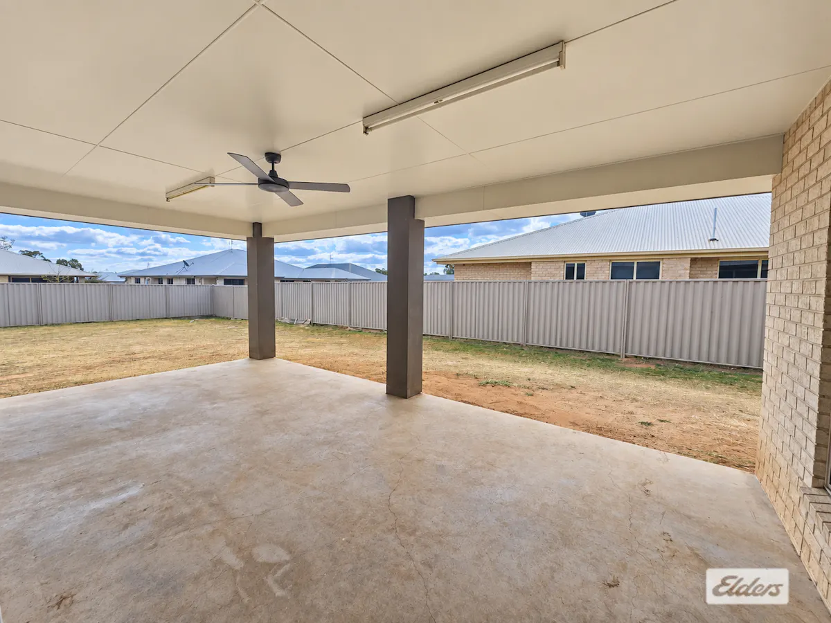 27 Racecourse Road — photo 17 of 18
