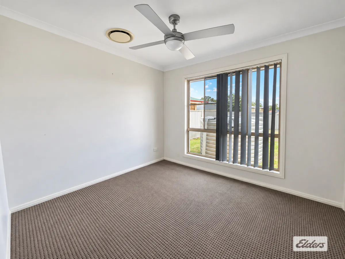 27 Racecourse Road — photo 10 of 18