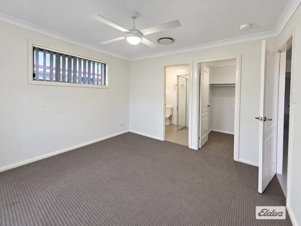 27 Racecourse Road — photo 3 of 18