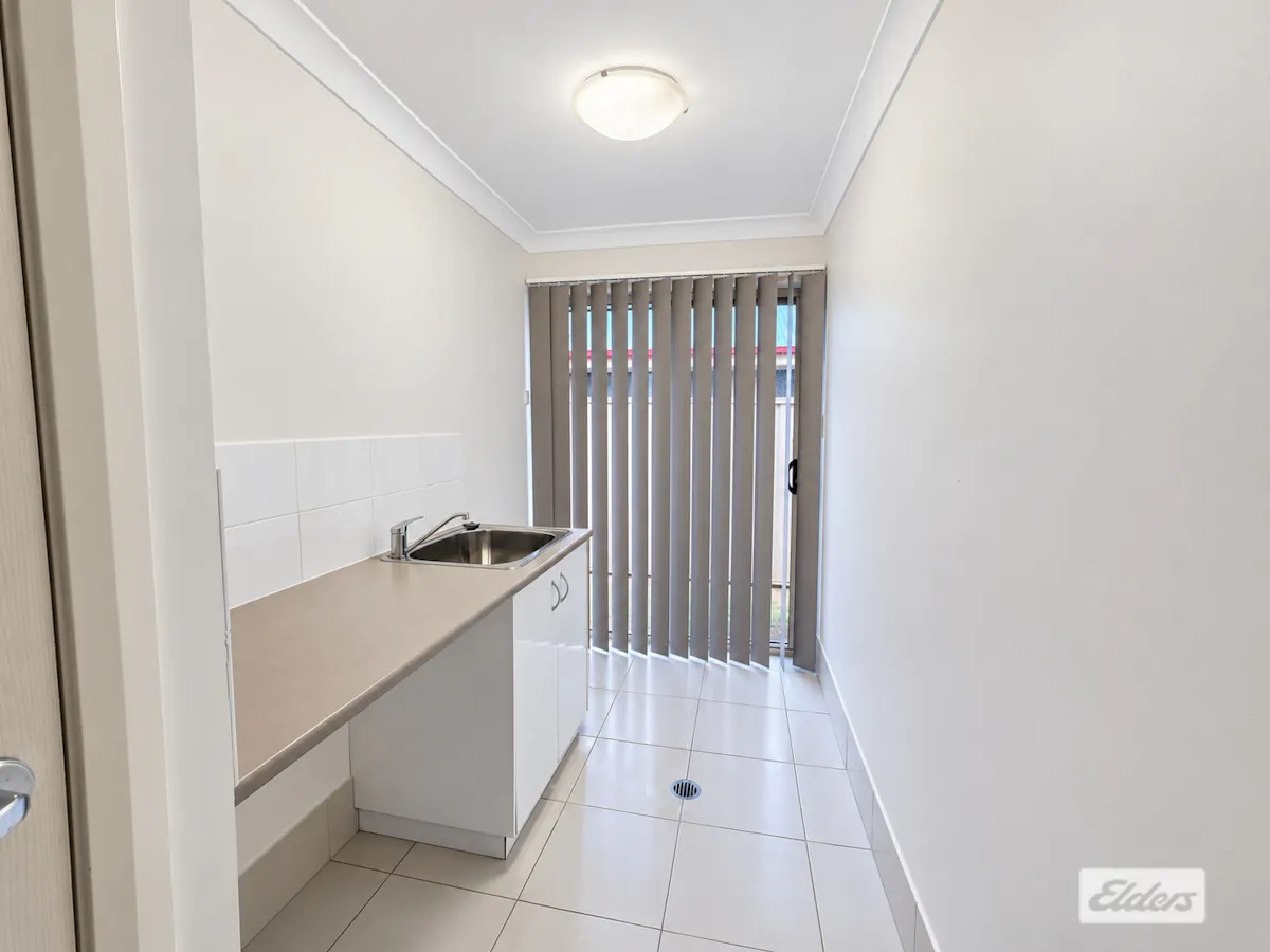 27 Racecourse Road — photo 16 of 18
