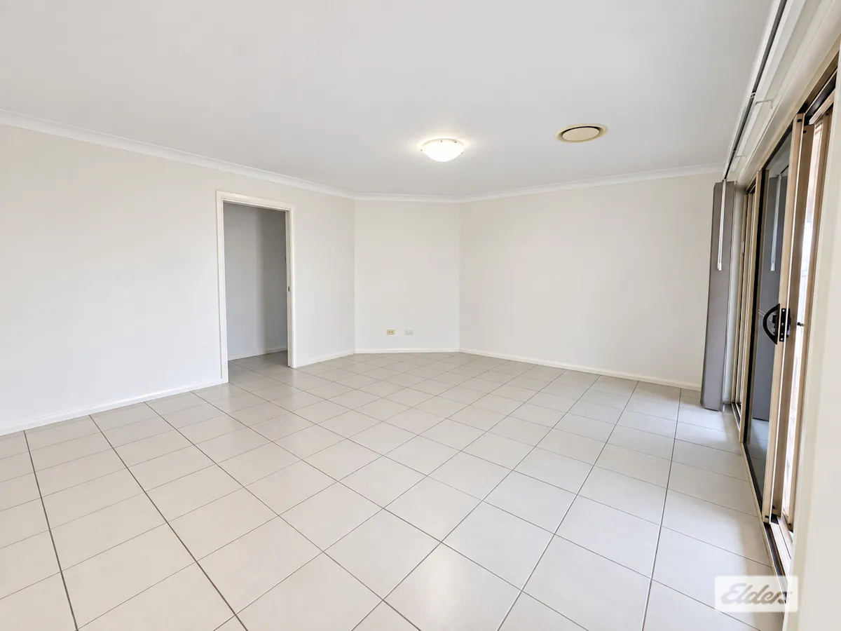 27 Racecourse Road — photo 9 of 18