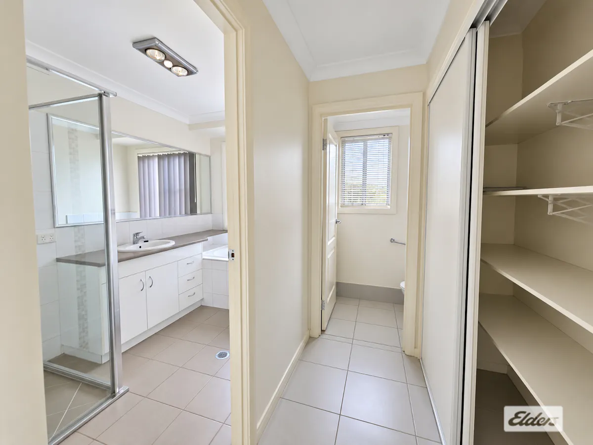 27 Racecourse Road — photo 11 of 18
