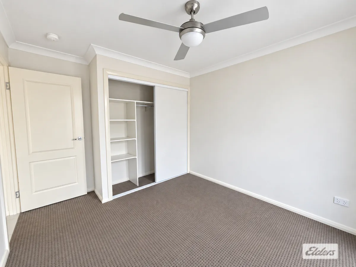 27 Racecourse Road — photo 15 of 18