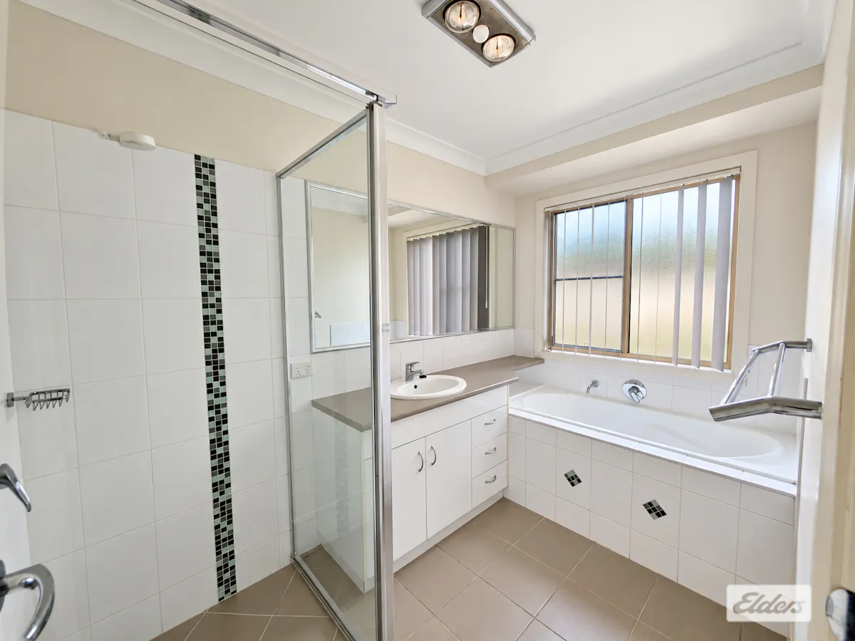 27 Racecourse Road — photo 12 of 18