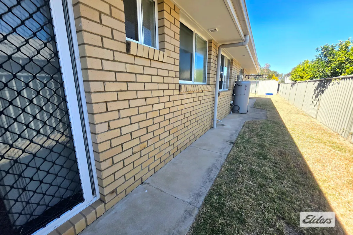 17 Sommerfeld Crescent — photo 22 of 30