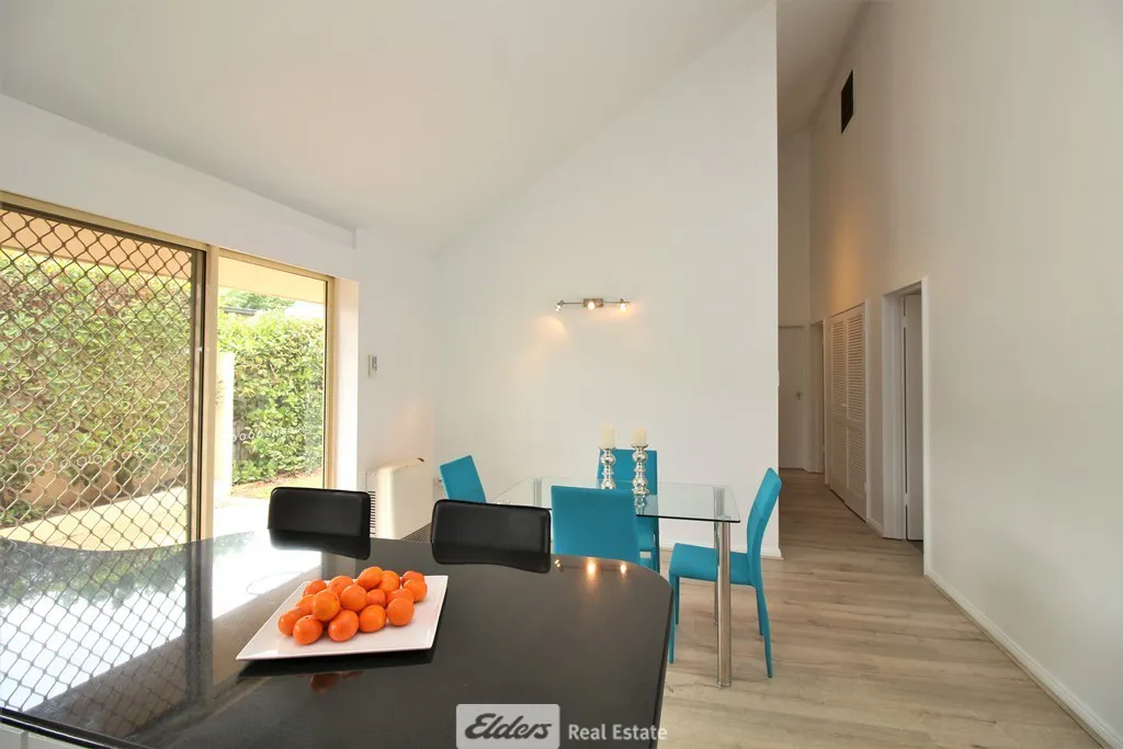 55 Ross Crescent — photo 6 of 16