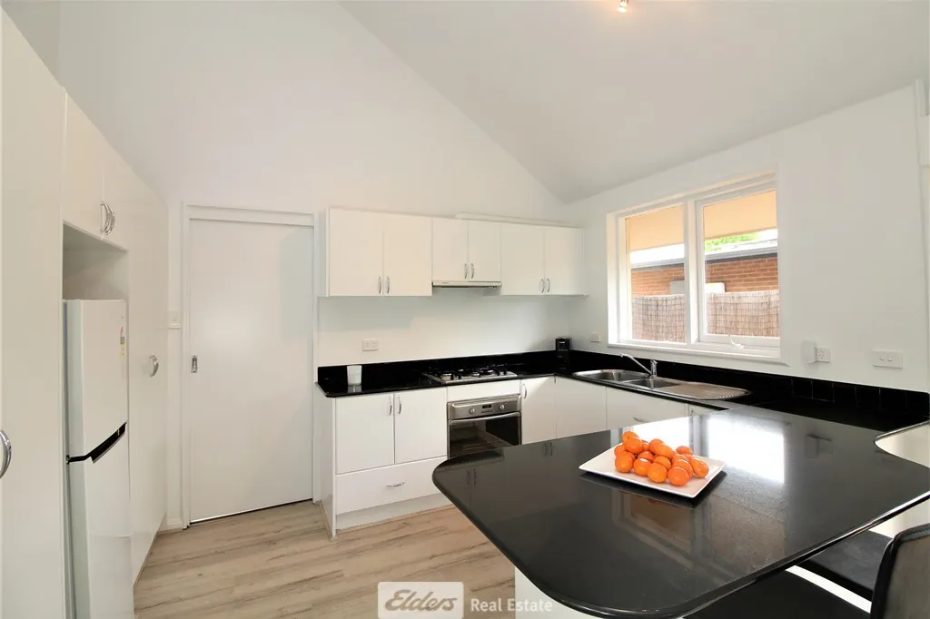 55 Ross Crescent — photo 4 of 16