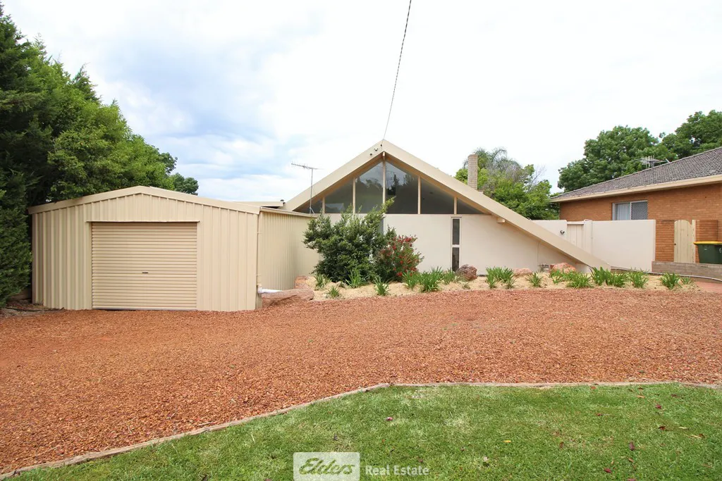 55 Ross Crescent — photo 16 of 16