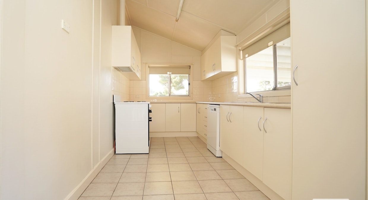 2 Chilvers Place, Griffith, NSW, 2680 - Image 5