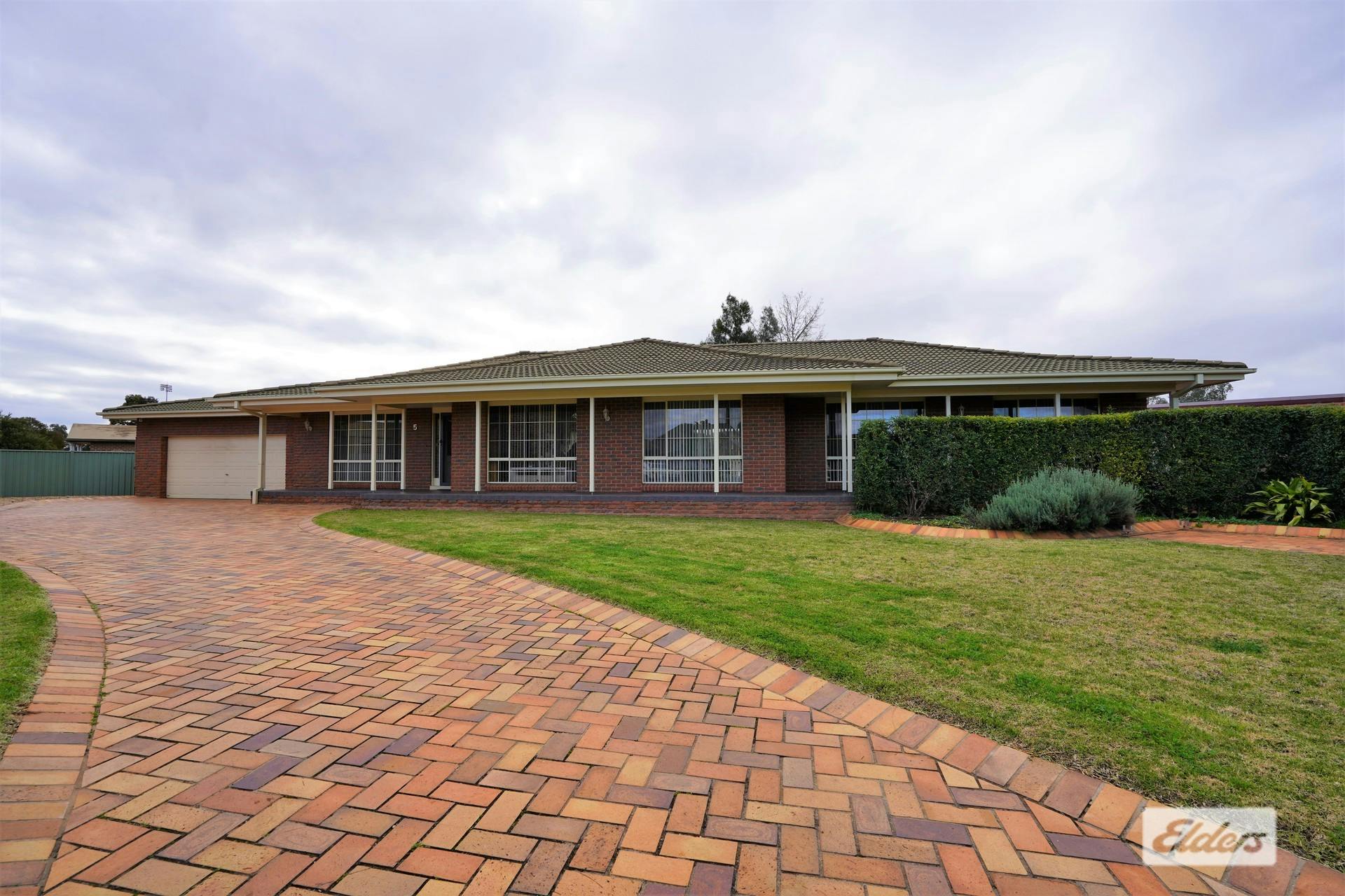 5 Dowell Place, Griffith, NSW, 2680 Sold Elders Real Estate