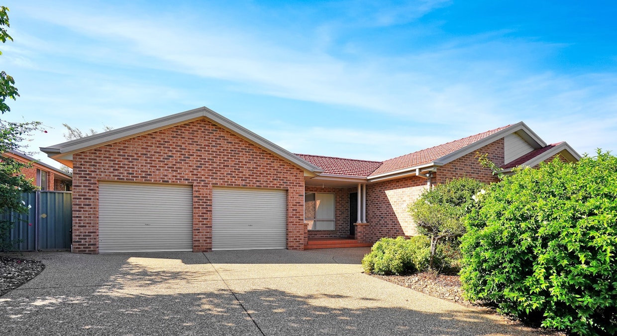 6 Dickson Road, Griffith, NSW, 2680 - Image 1