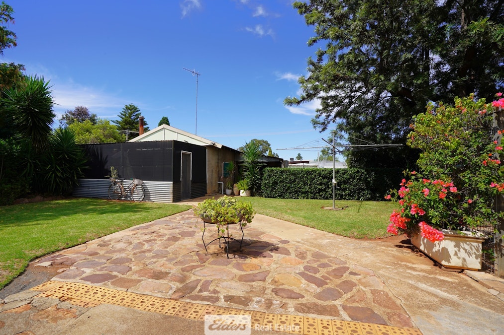 22 Griffin Avenue, Griffith, NSW, 2680 - Image 12