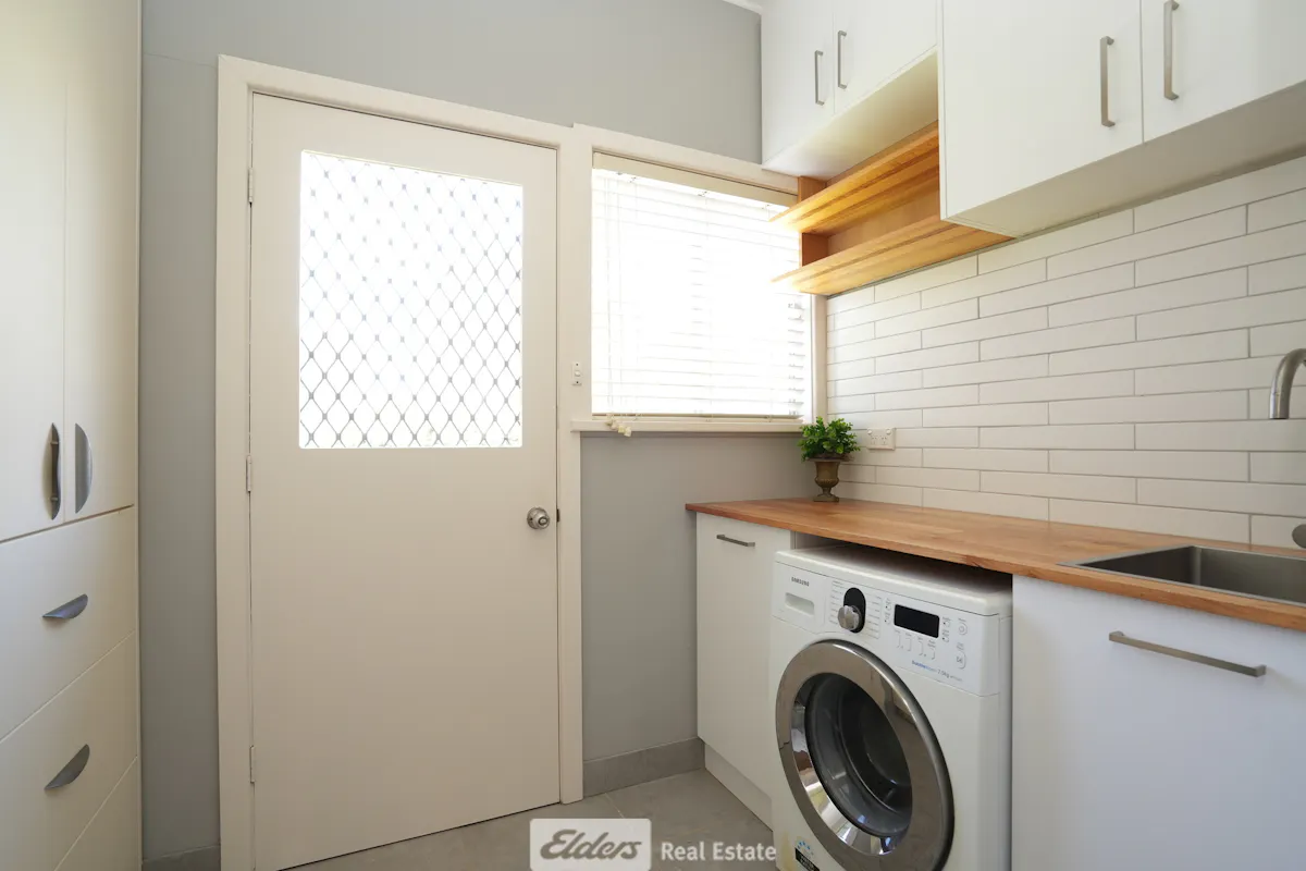 41 Langley Crescent — photo 14 of 17
