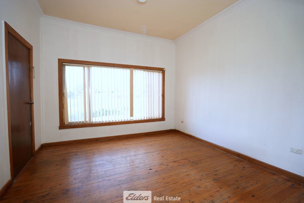 2 Moses Street, Griffith, NSW, 2680 - Image 2