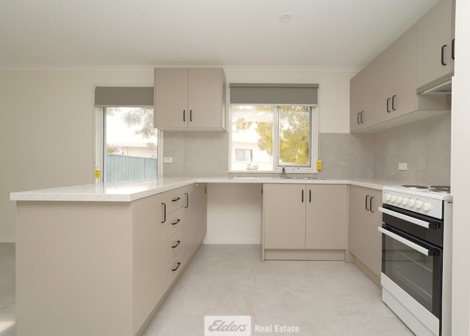 10 Duff Place, Griffith, NSW, 2680 - Image 2