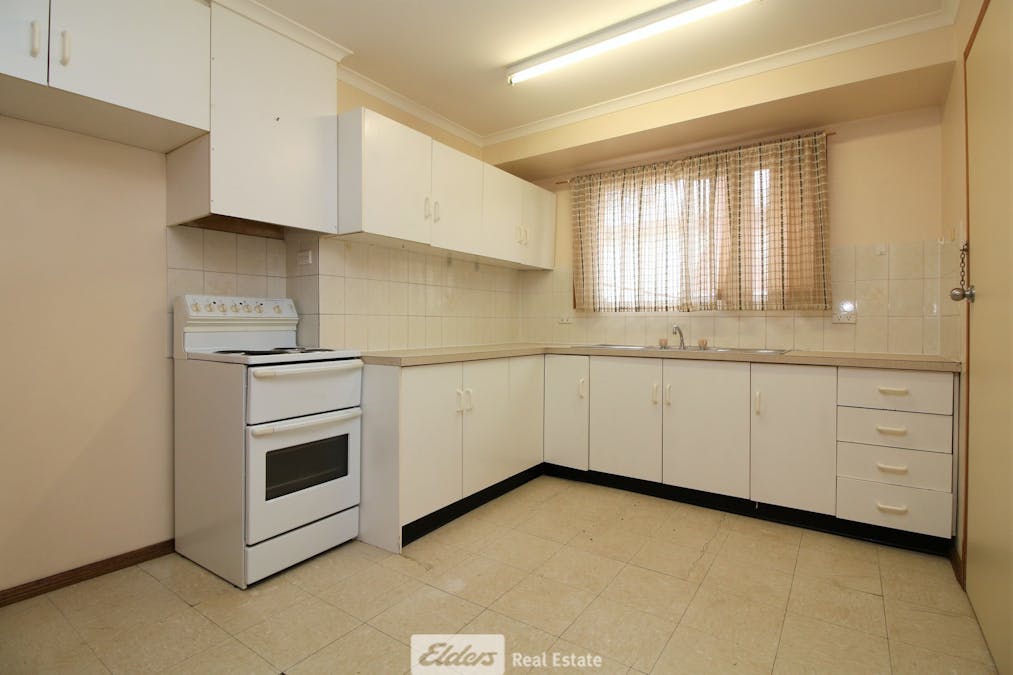 2/83 Canal Street, Griffith, NSW, 2680 - Image 2
