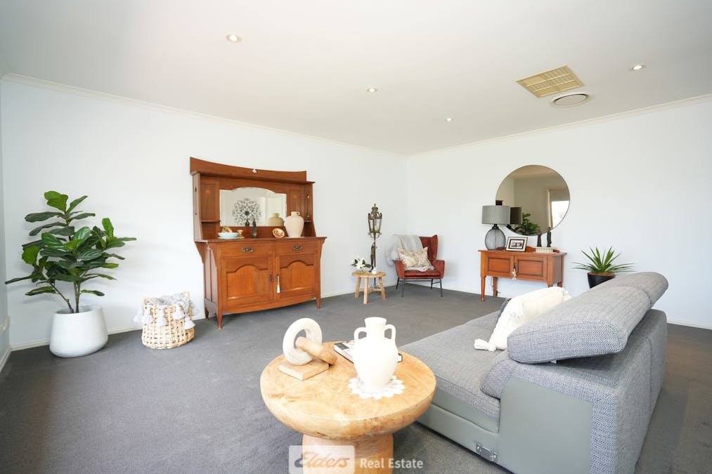 58 Murrumbidgee Avenue, Griffith, NSW, 2680 - Image 2