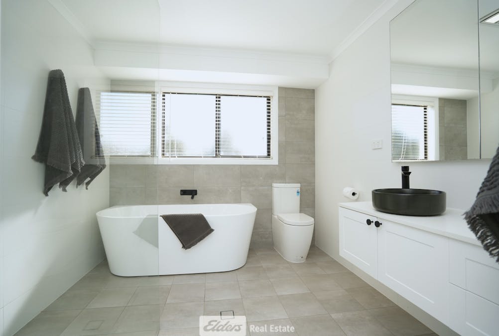 29 Yarran Street, Hanwood, NSW, 2680 - Image 10
