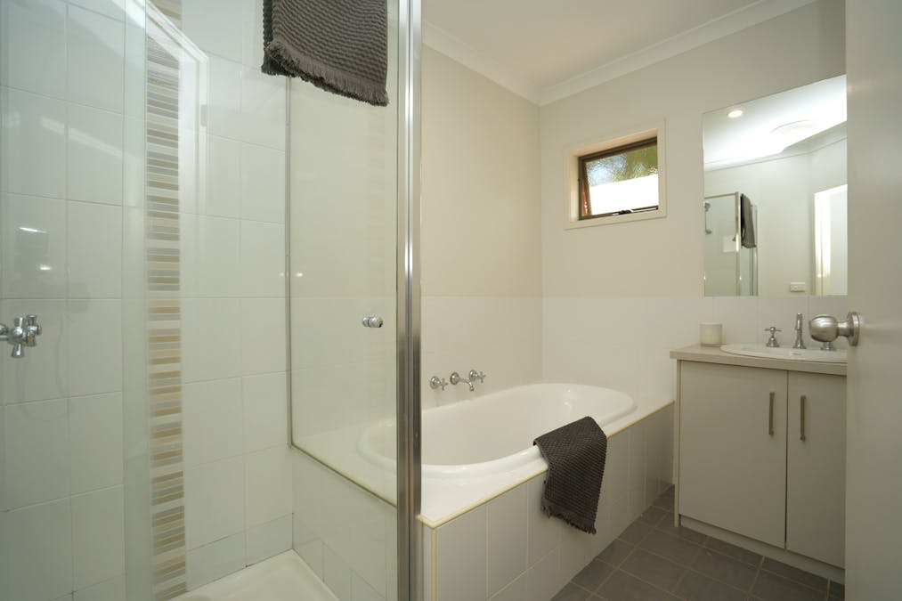 24 Hillam Drive, Griffith, NSW, 2680 - Image 12