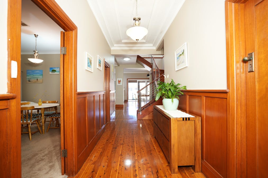 8 Animoo Avenue, Griffith, NSW, 2680 - Image 3