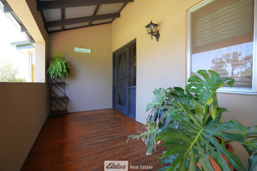 8 Animoo Avenue, Griffith, NSW, 2680 - Image 2