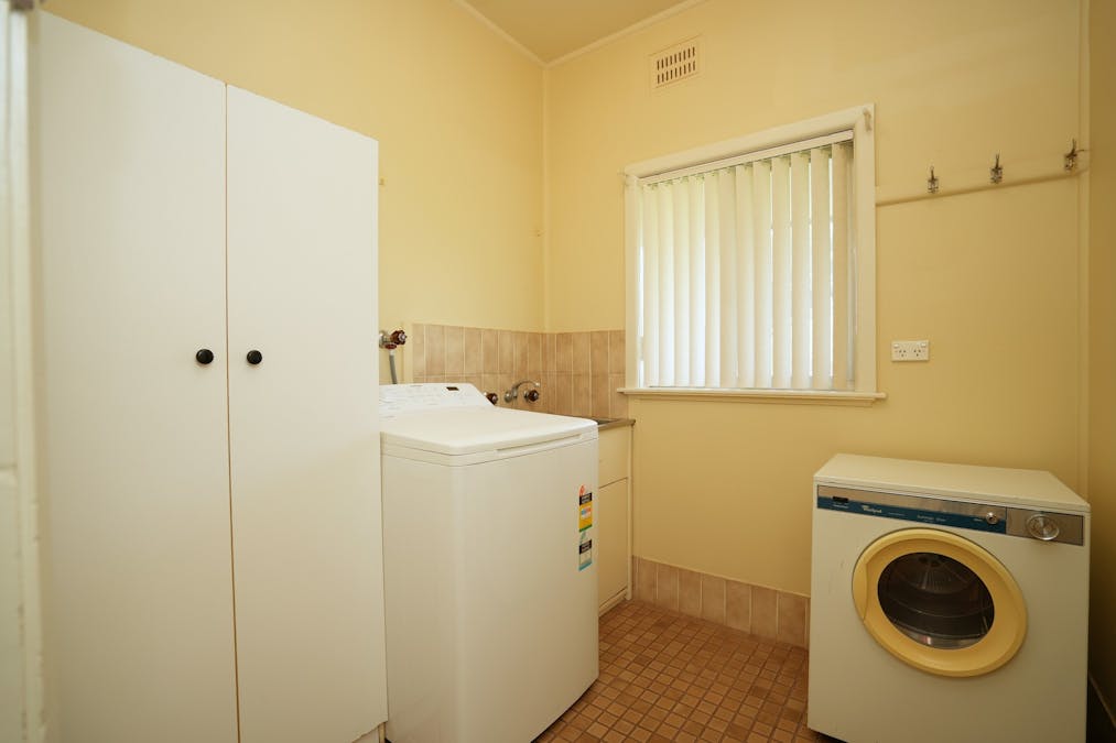 24 Curtin Street, Griffith, NSW, 2680 - Image 8