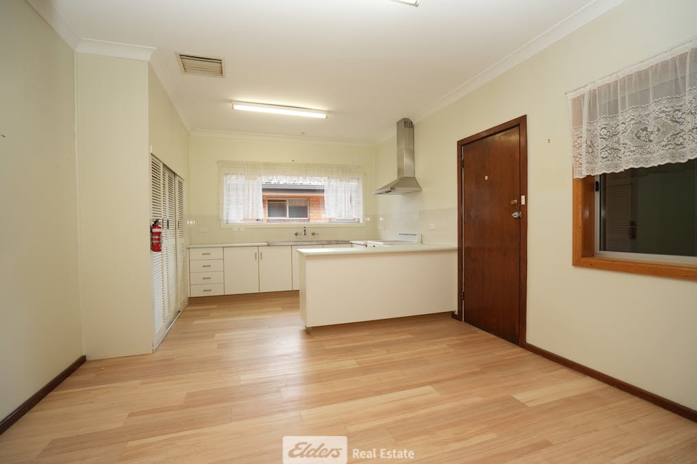 33 Ledgerwood Street, Griffith, NSW, 2680 - Image 2