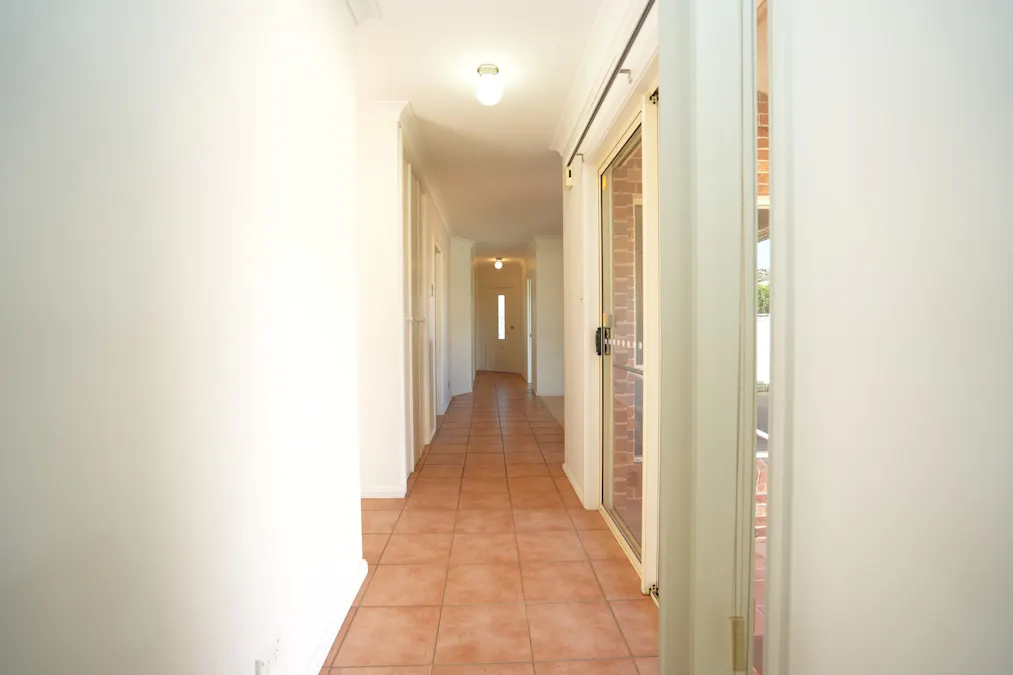 92B  Clifton Boulevard, Griffith, NSW, 2680 - Image 5