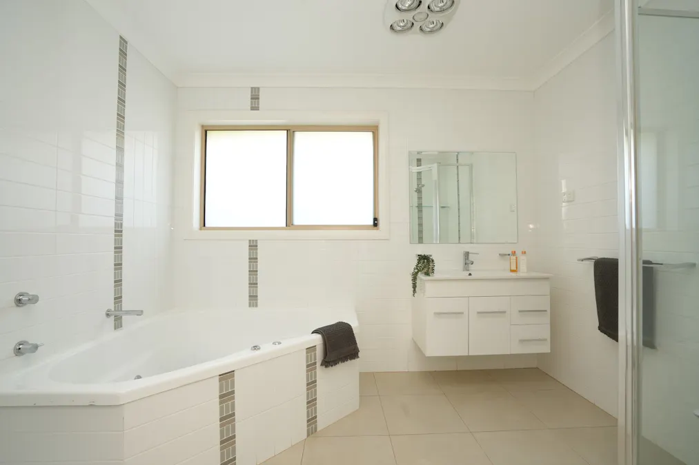 6 Russell Street, Griffith, NSW, 2680 - Image 12