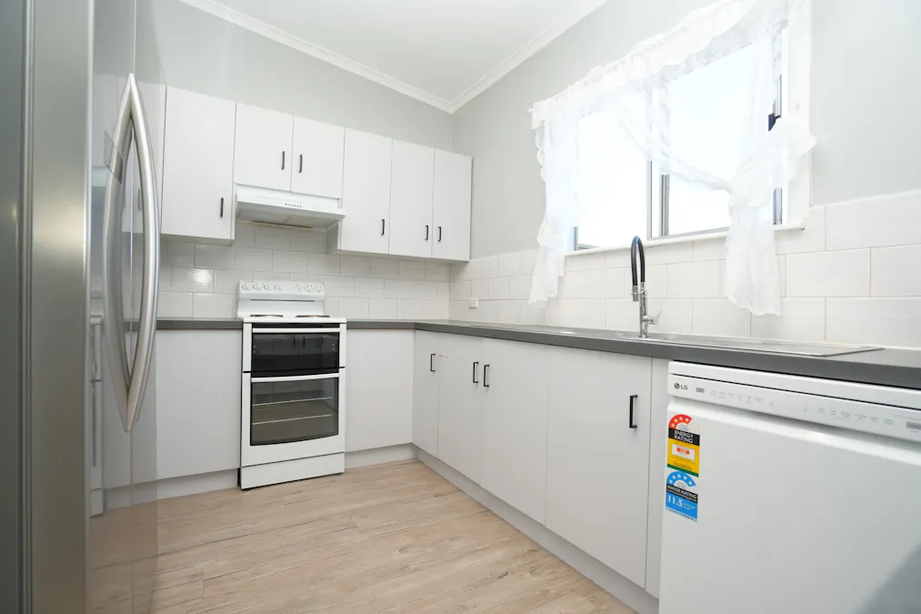 13 Coonong Street, Griffith, NSW, 2680 - Image 4