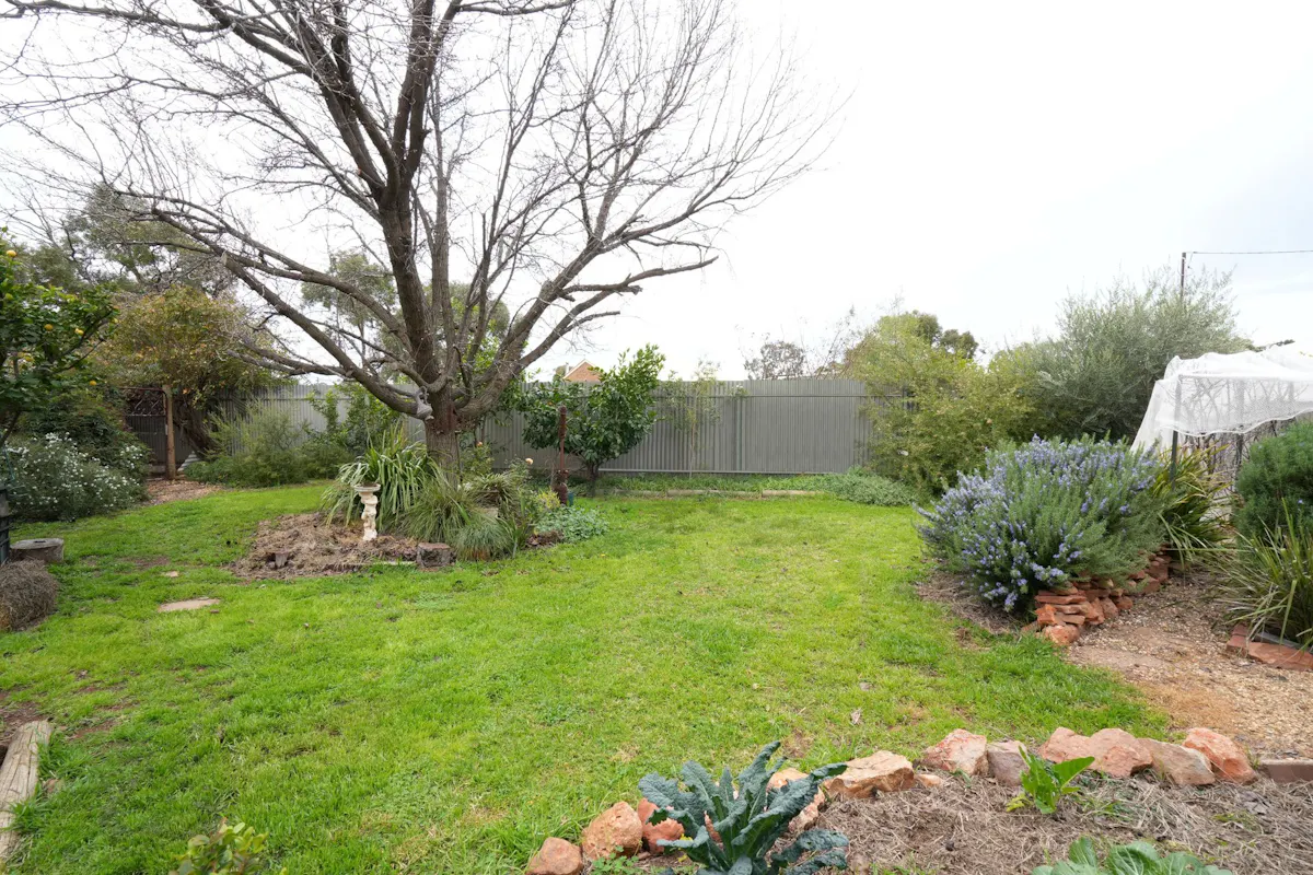 1 Gunbar Street — photo 8 of 9