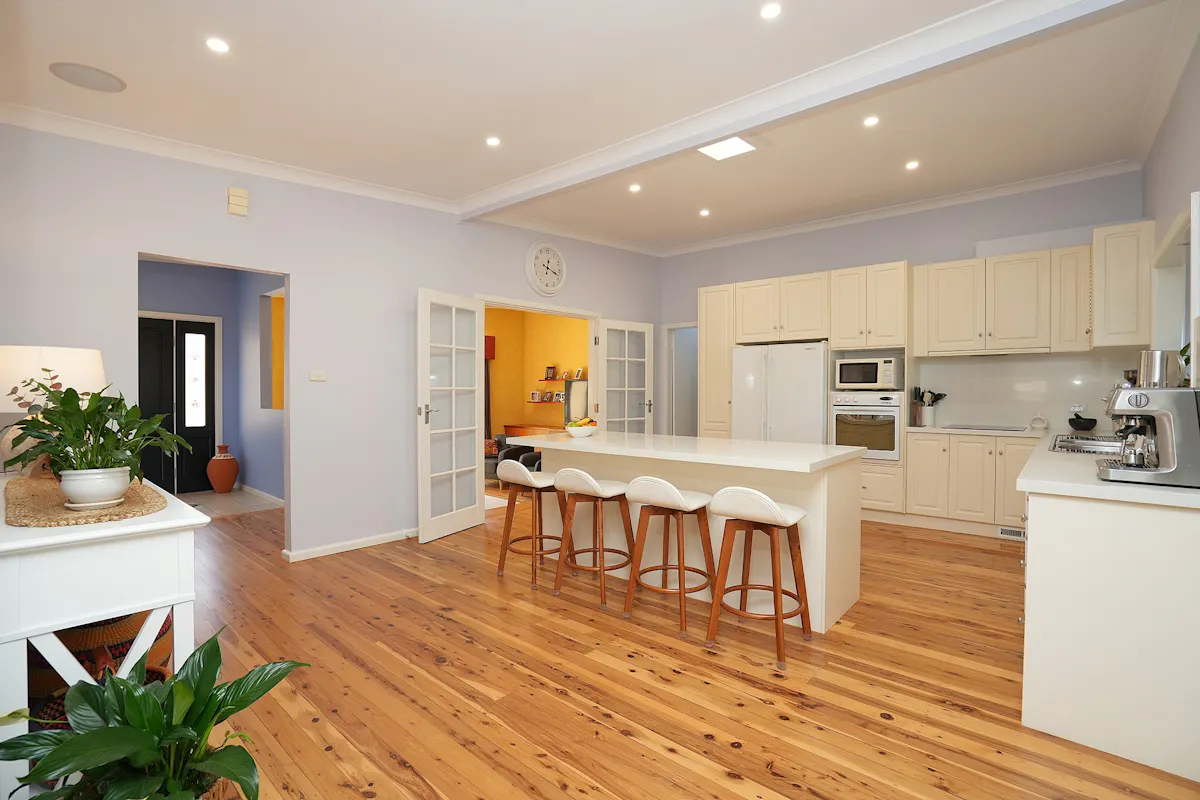 41 Ross Crescent — photo 5 of 23