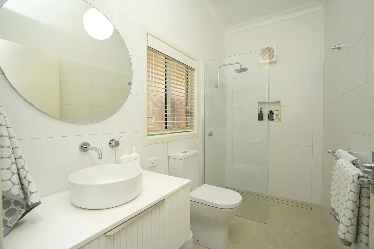 41 Ross Crescent — photo 14 of 23