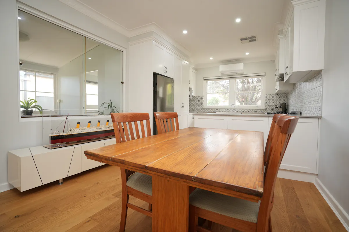 20 Nyora Street — photo 3 of 12