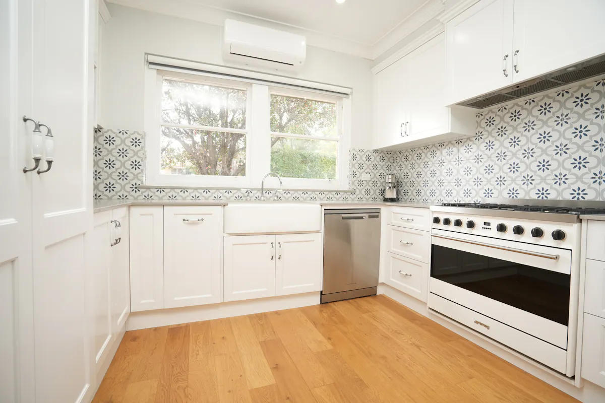 20 Nyora Street — photo 4 of 12